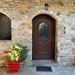 Aggeliki Daire *